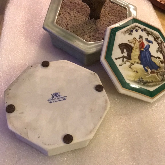 Vintage cameo lover jewelry box - Picture 5 of 5